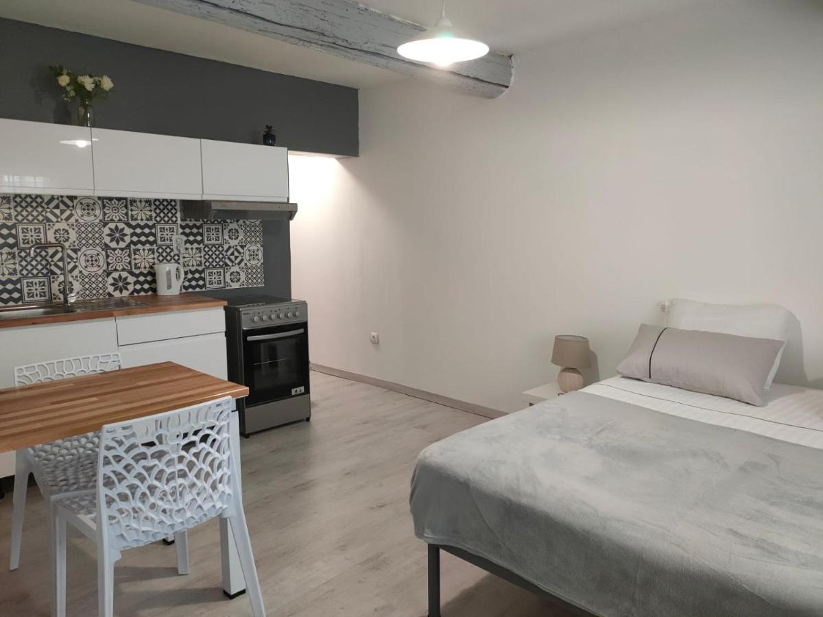 Studio Entier Saint-Laurent-dʼAigouze Kültér fotó
